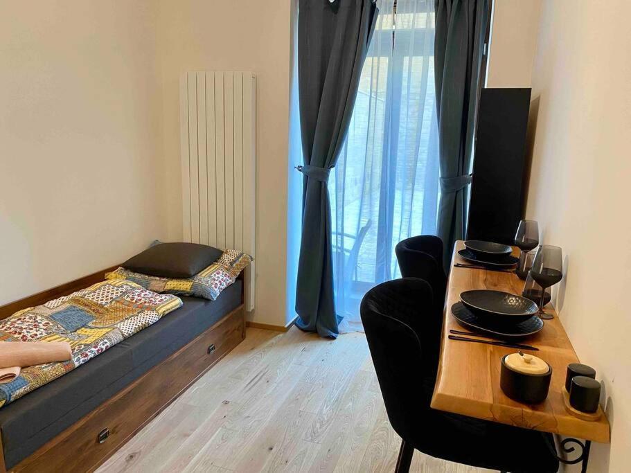 Studio V Prizemi S Kuchyni A Koupelnou Prague Extérieur photo